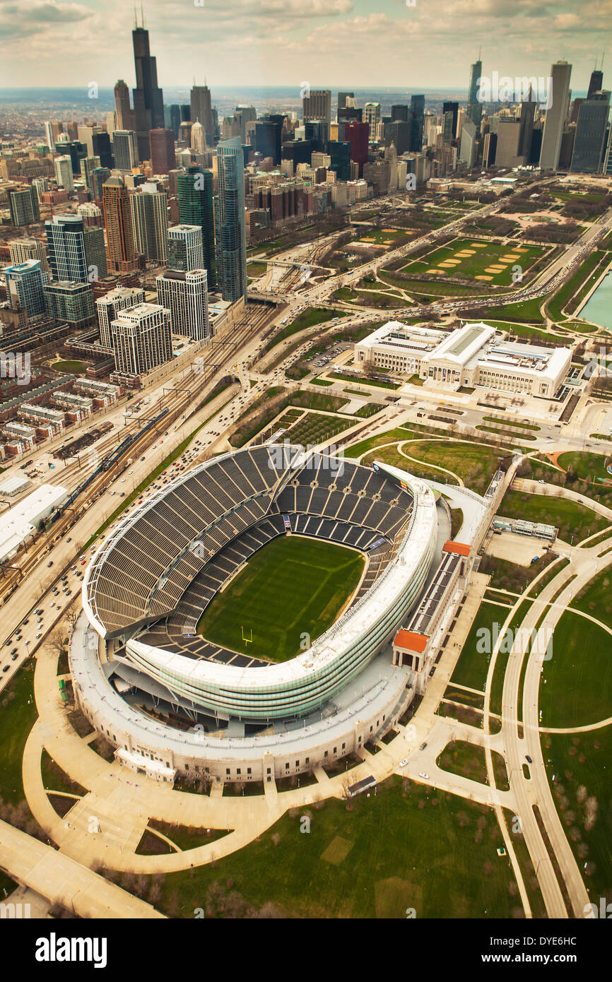 Vue aérienne de Chicago, Soldier Field et Musée d'histoire naturelle, l'Illinois Banque D'Images