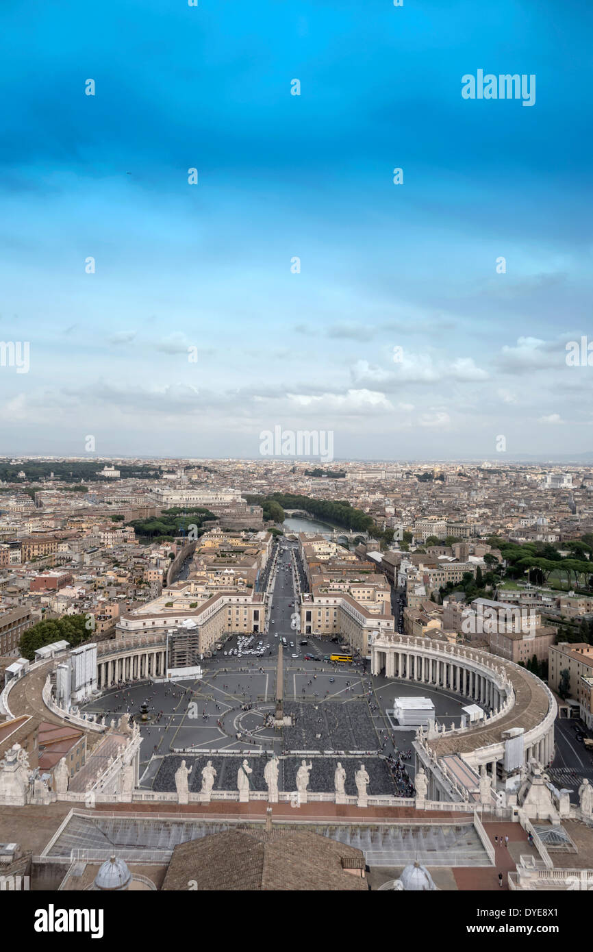Exprimez la place Pierre et la Cité du Vatican. Banque D'Images
