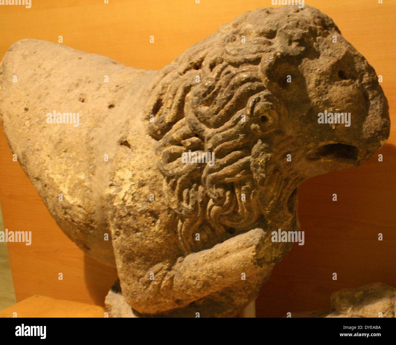 Statue de lion à partir de fragments faits de grès. Barcelone, Espagne 2013 Banque D'Images