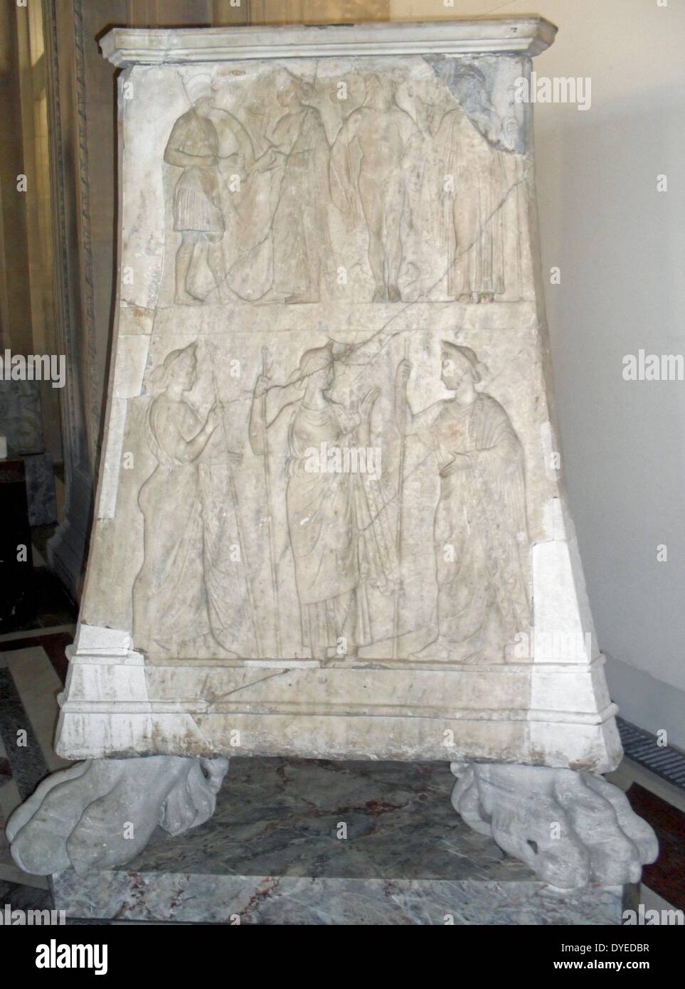 Socle en marbre décoré d'une statue 20 A.D. Banque D'Images