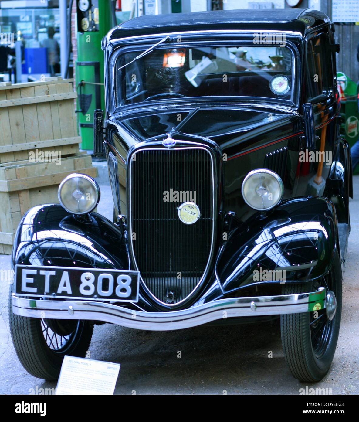 1937 Ford Modèle Y. première berline à quatre places. Banque D'Images