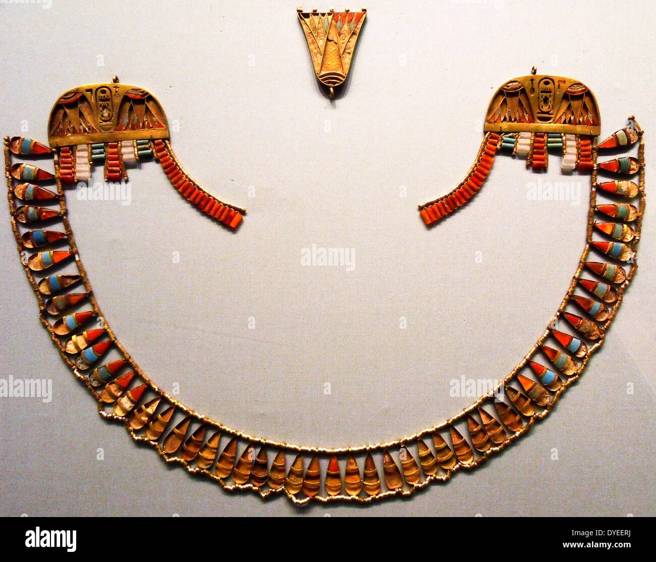 Collier de perles de la C.-B. 1479 fréquemment usé comme pièces de bijoux  parmi les image et l'élite dans l'Egypte ancienne Photo Stock - Alamy