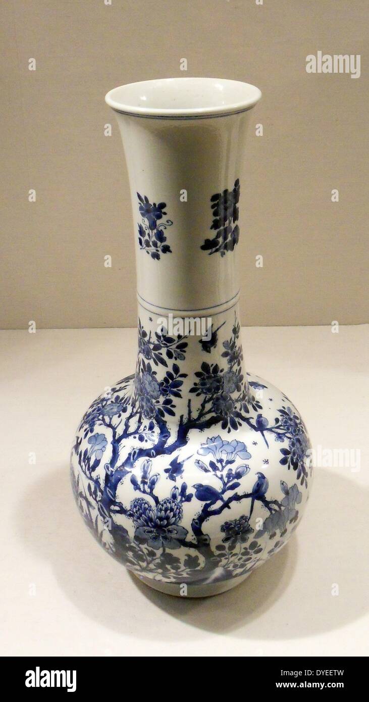 Bouteille en porcelaine de la dynastie des Qing du xviiie siècle Banque D'Images
