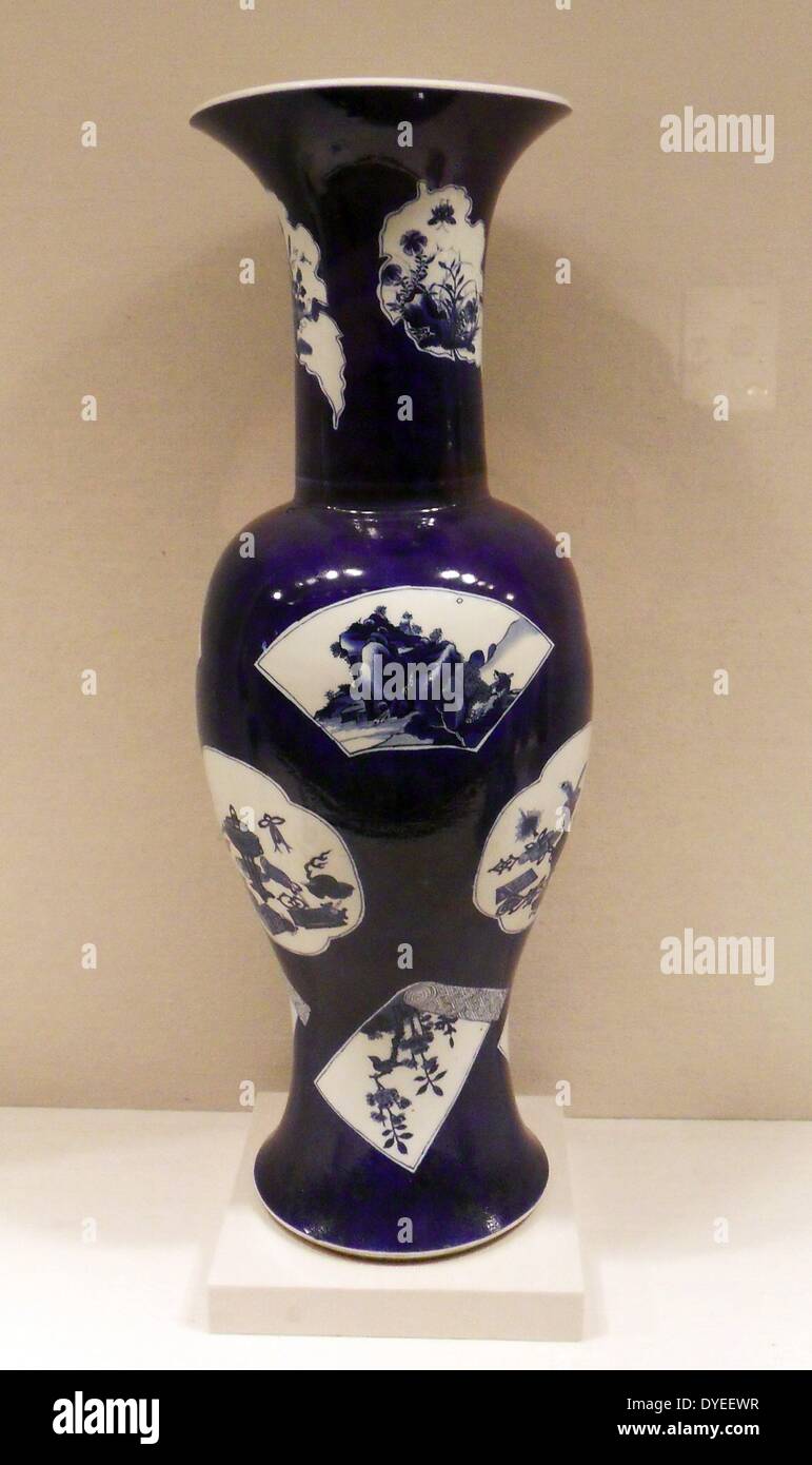 Vase en porcelaine de la dynastie des Qing 17e siècle APR. Banque D'Images