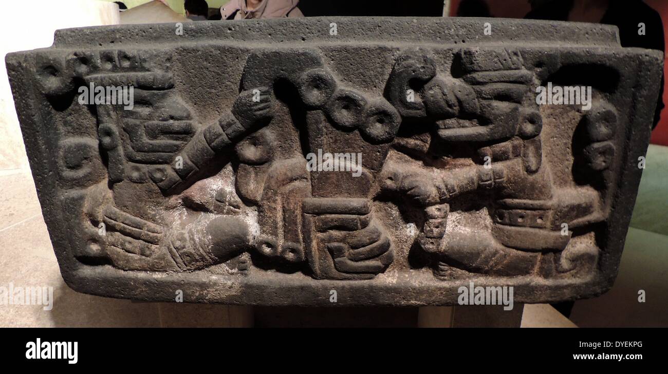 Fragment d'un coffre de pierre (tepetlacalli) 1521 A.D. Aztec Photo Stock -  Alamy