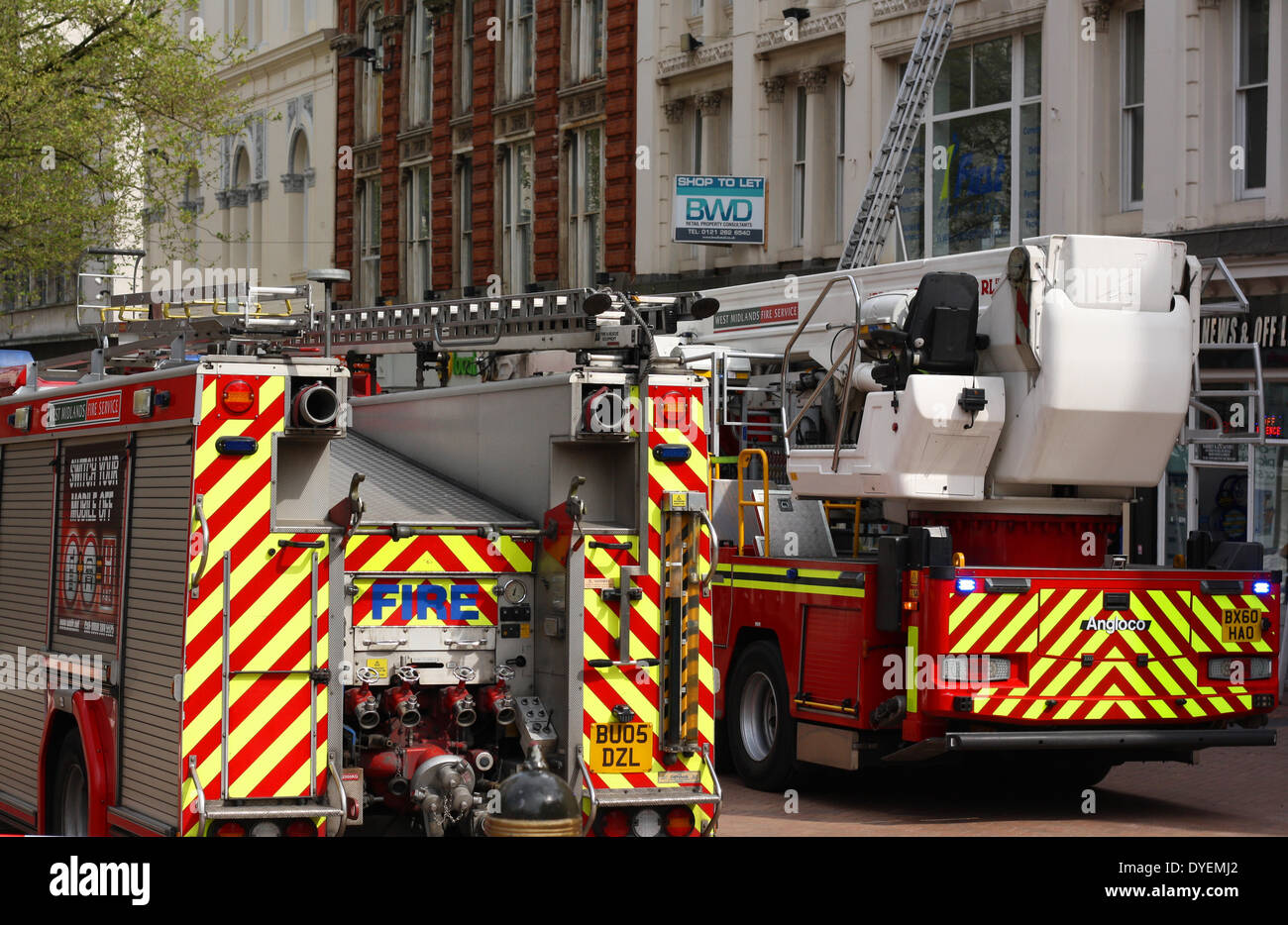 Les moteurs modernes fire sur un exercice de test, Angleterre, 2014 Banque D'Images