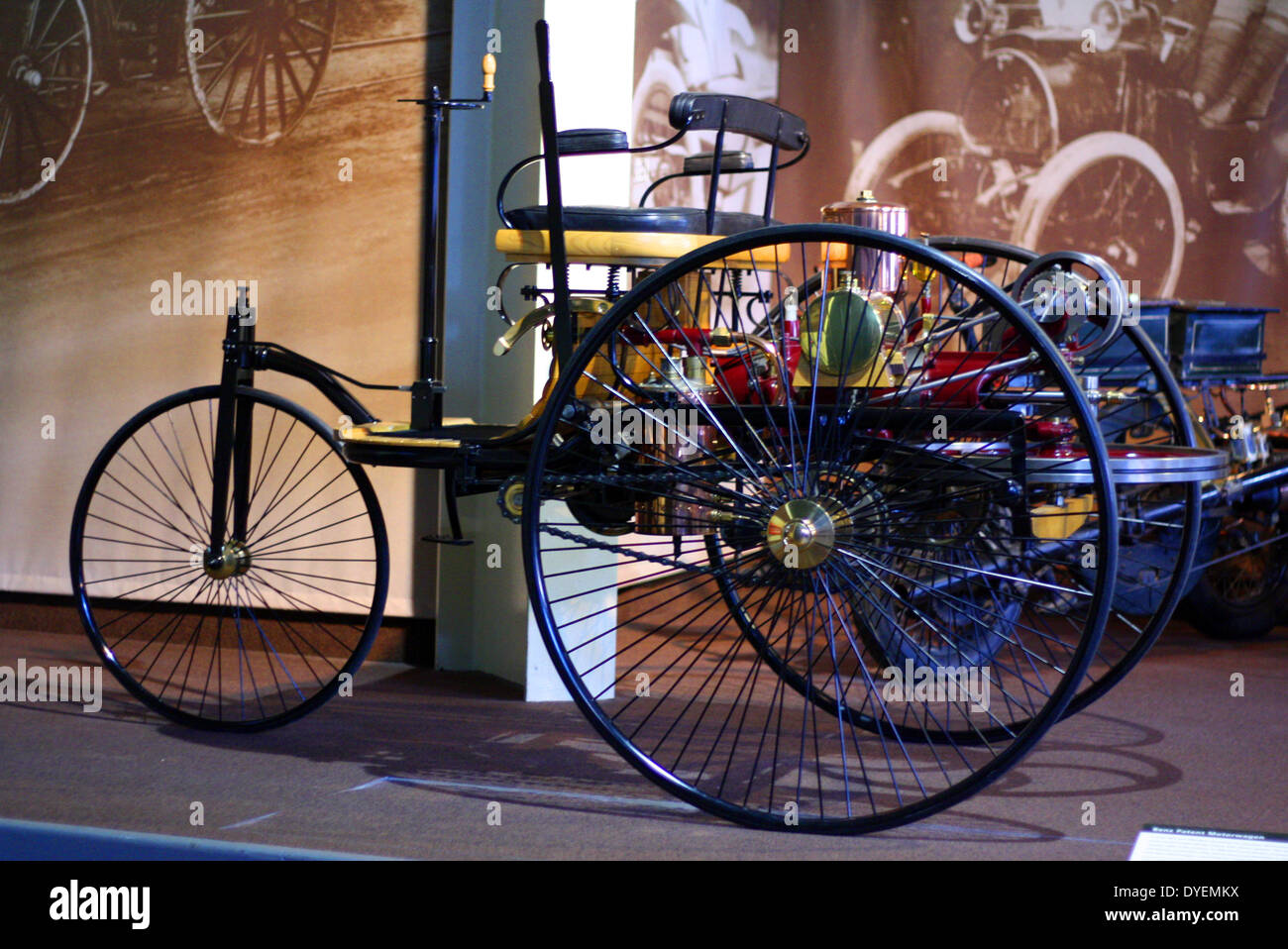 Le benz Patent-Motorwagen (un véhicule), construite en 1886, considérée comme la première automobile ; (véhicule conçu pour être propulsé par un moteur). Banque D'Images