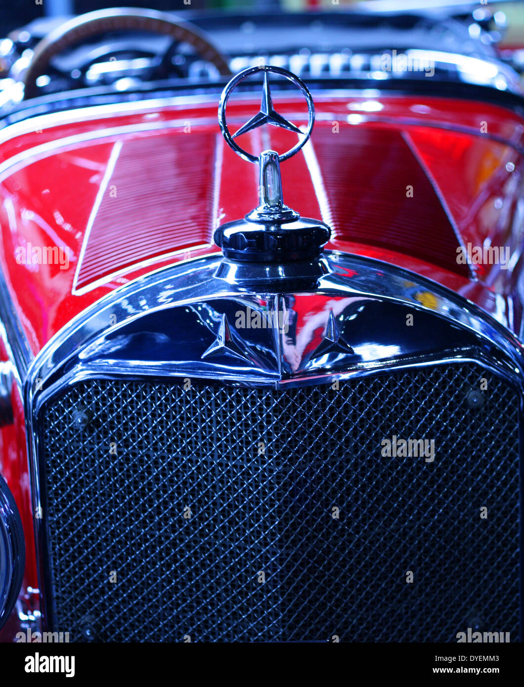 1928 Mercedes-Benz voiture 36/220, a été produit à la suite de la fusion de Daimler et Benz en 1926. Il a été conçu par Ferdinand Porsche et ce véhicule particulier a été la propriété de l'acteur Peter Ustinov. Banque D'Images