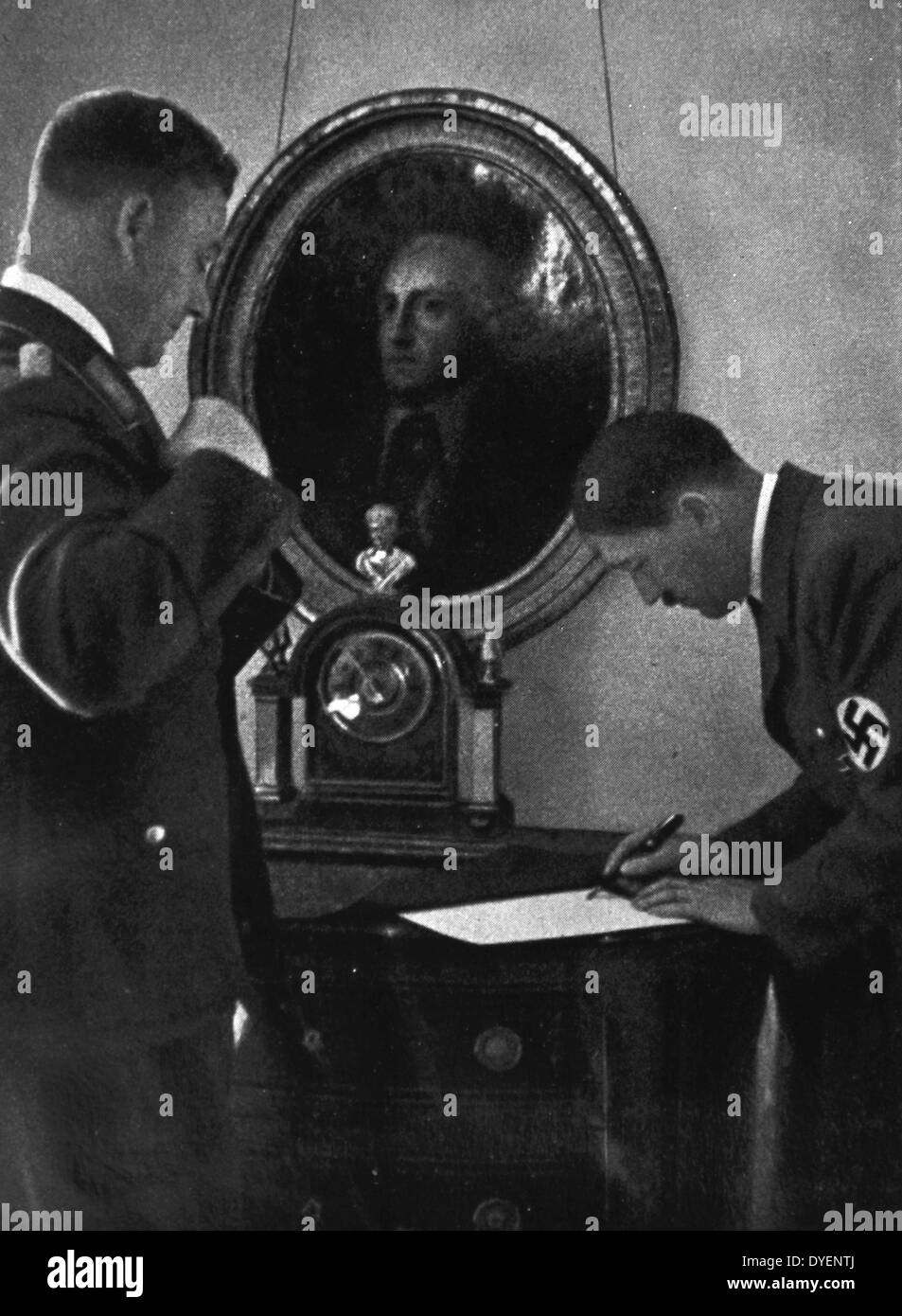 Hitler avec Viktor Lutze son chef de cabinet en 1935. Banque D'Images