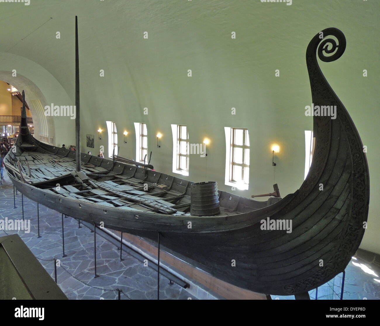 L'Oseberg ship . Un navire Viking découvert dans un grand tumulus funéraire à l'Oseberg ferme près de Tønsberg Vestfold County, en Norvège. Datant d'environ 800 AD, le navire a été fouillé par l'archéologue norvégien Haakon Shetelig et archéologue suédois Gabriel Gustafson en 1904-1905. Le navire s'affiche à la Viking Ship Museum, à Bygdøy. Banque D'Images