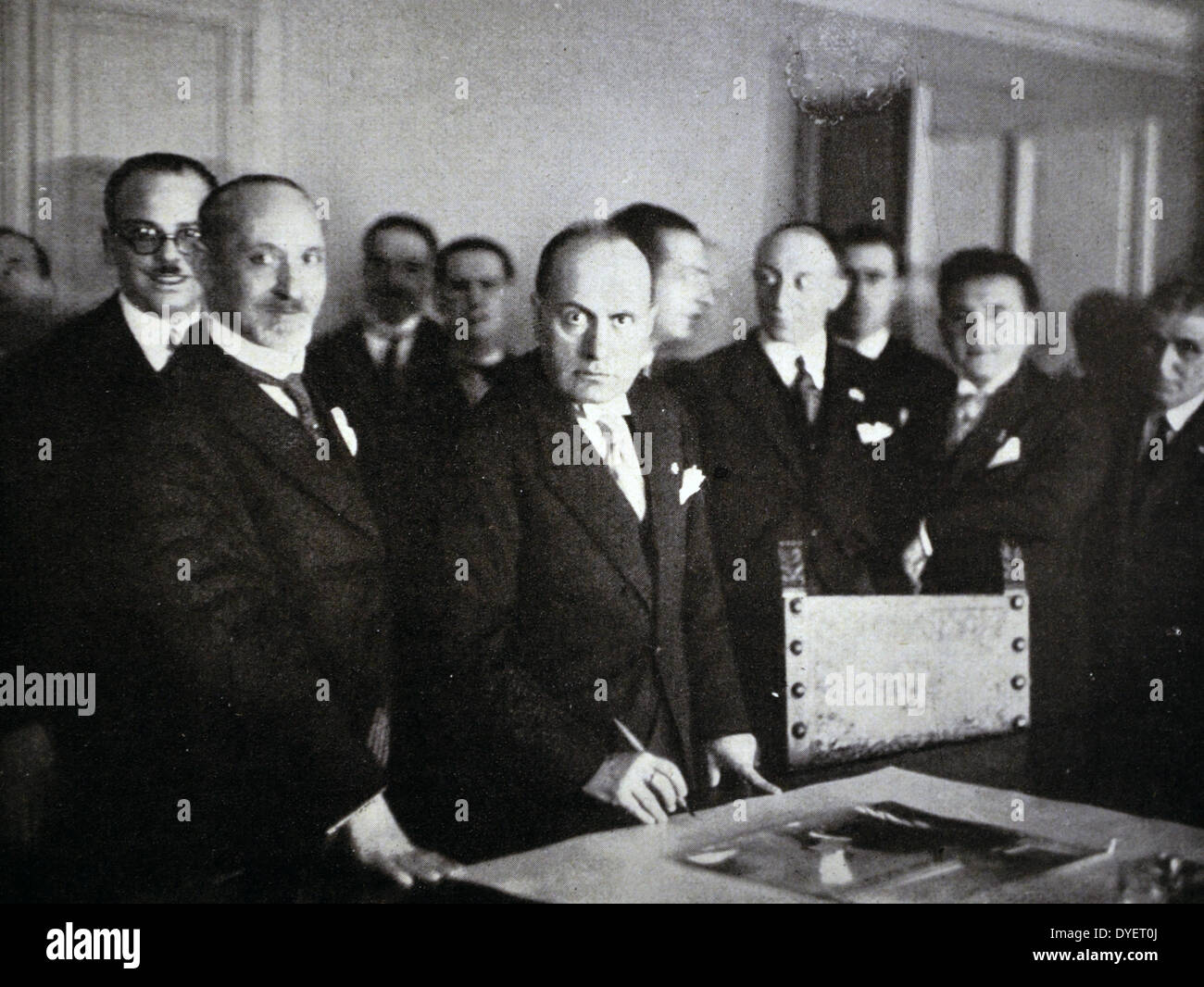 Rome - le Duce, S.E. Turati, et Coopers' s sur. Rossoni inaugurer le nouveau siège de l 'Institut National de la propagande et de la Culture de la lumière au milieu de l'cinematofrafia. Banque D'Images