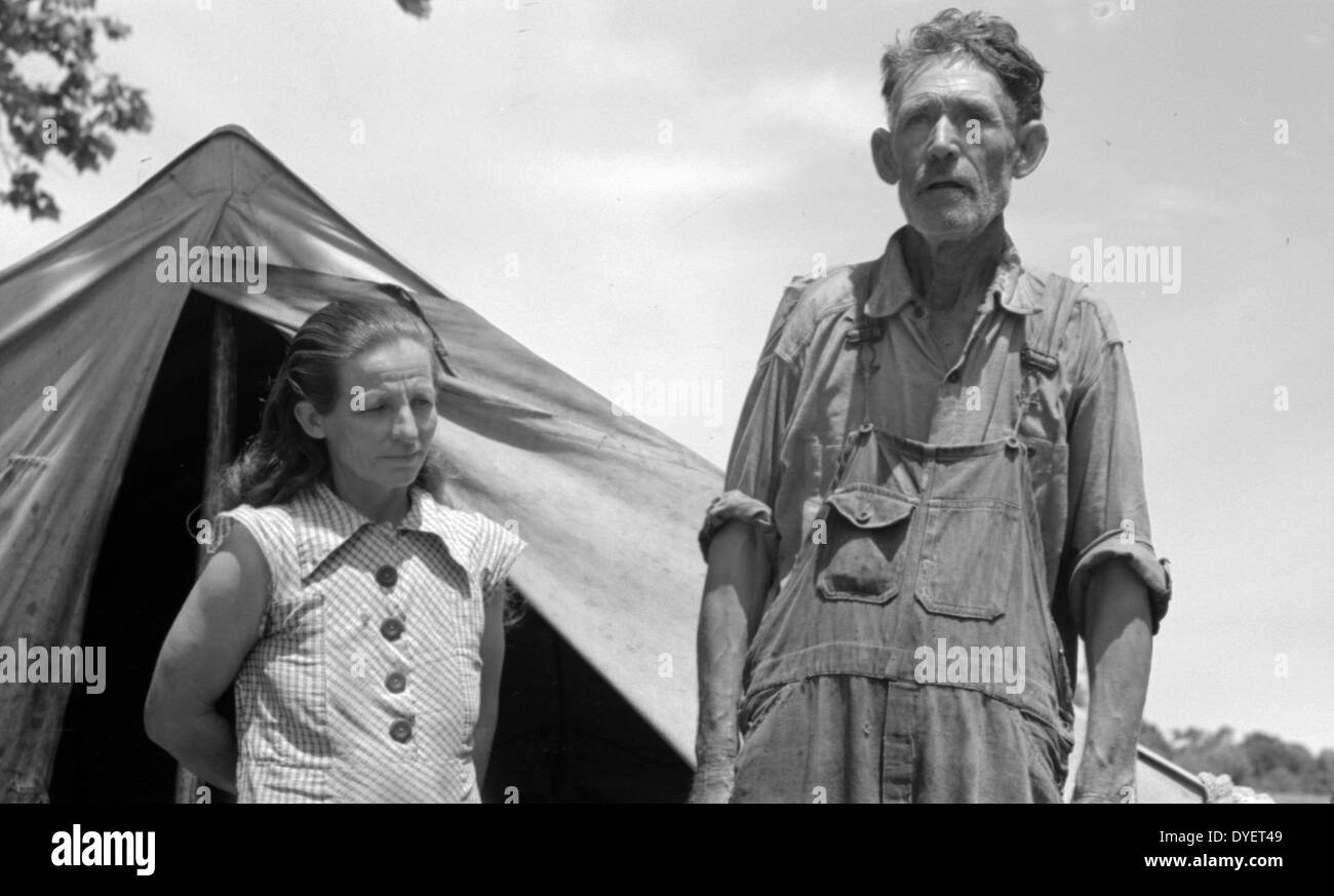 Travailleur migrant ancien combattant et sa femme campé dans Wagoner Comté, New York par Russell Lee, 1903-1986, 19390101 En date du 10 févr. Banque D'Images