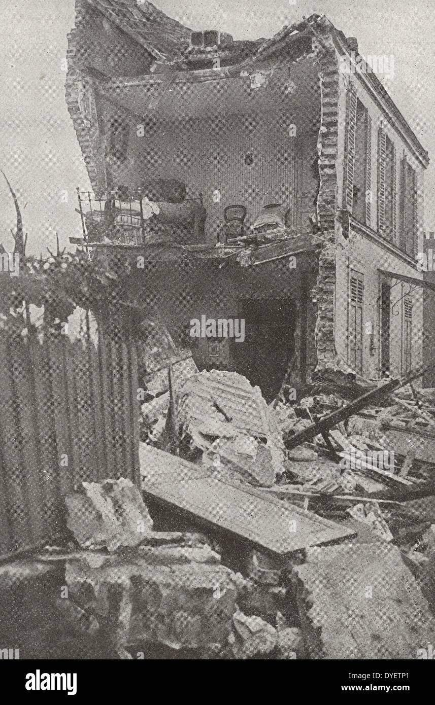 La Première Guerre mondiale, Paris a deux exploits de héros de l'aviation allemande pendant la raid de zeppelins de la nuit du 28 au 29 janvier 1916. Banque D'Images