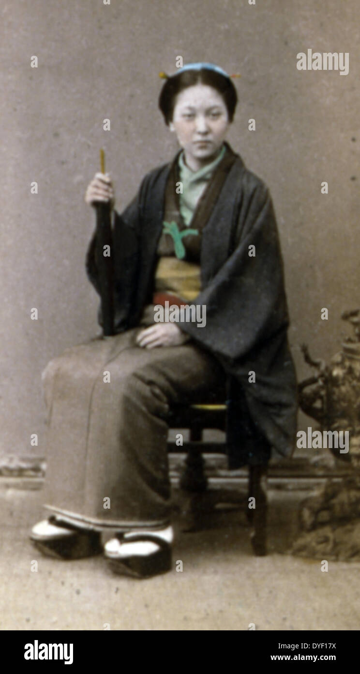 Des portraits en studio d'une jeune femme japonaise par Felice Beato, photographe, datée entre 1863 et 1877 Banque D'Images