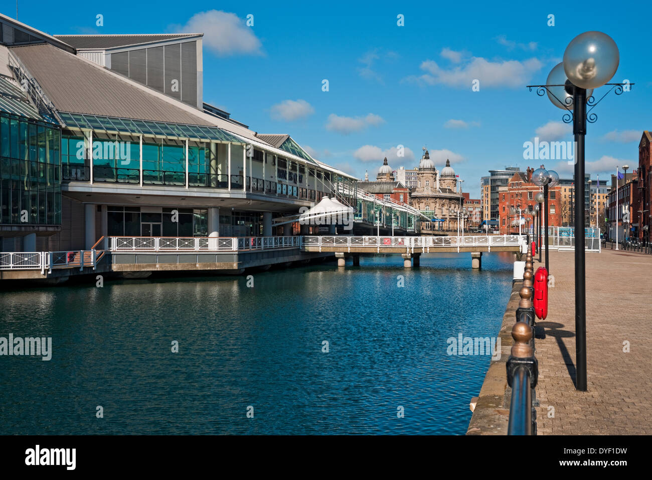 Princes Quay Shopping Centre et le Musée maritime au printemps Kingston upon Hull centre-ville East Yorkshire Angleterre Royaume-Uni Grande-Bretagne Banque D'Images