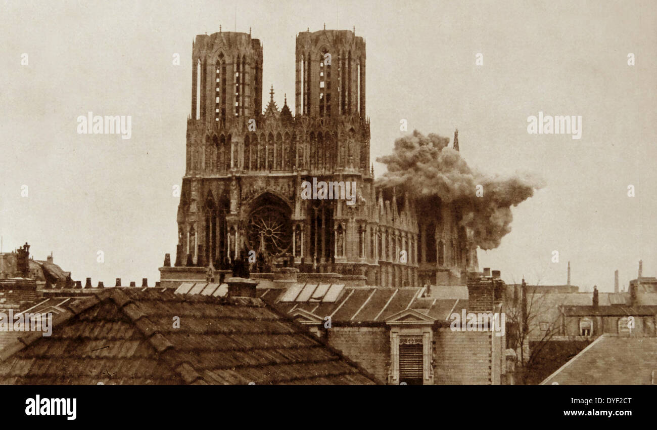 La destruction de la cathédrale de Reims Banque D'Images