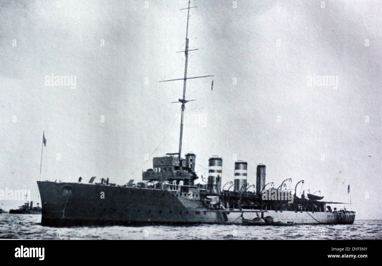 Le HMS Amphion, une classe active Royal Navy cruiser scout qui a été lancé en 1911. Célèbre le premier navire de la marine royale à être coulés pendant la Première Guerre mondiale. Photographie circa 1911-1914. Coulé en août 1914. Banque D'Images