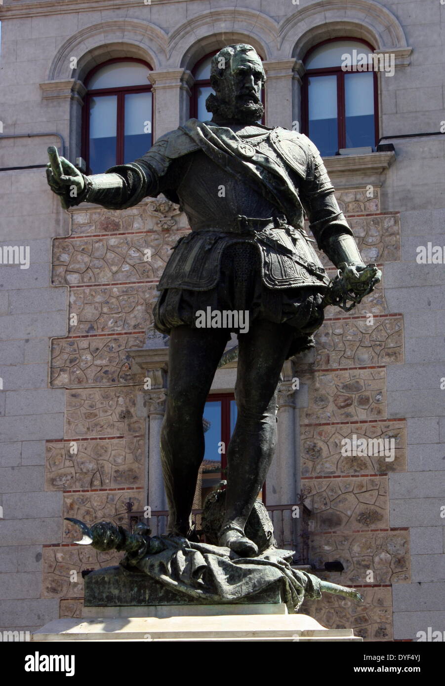 Plaza de la Villa 2013. Statue d'Alvaro de Bazan, l'amiral espagnol qui ont planifié l'Armada. Banque D'Images