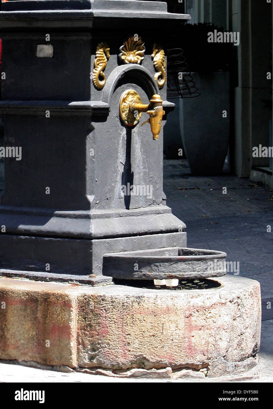 Fonction d'un robinet d'eau. Barcelone, Espagne Photo Stock - Alamy