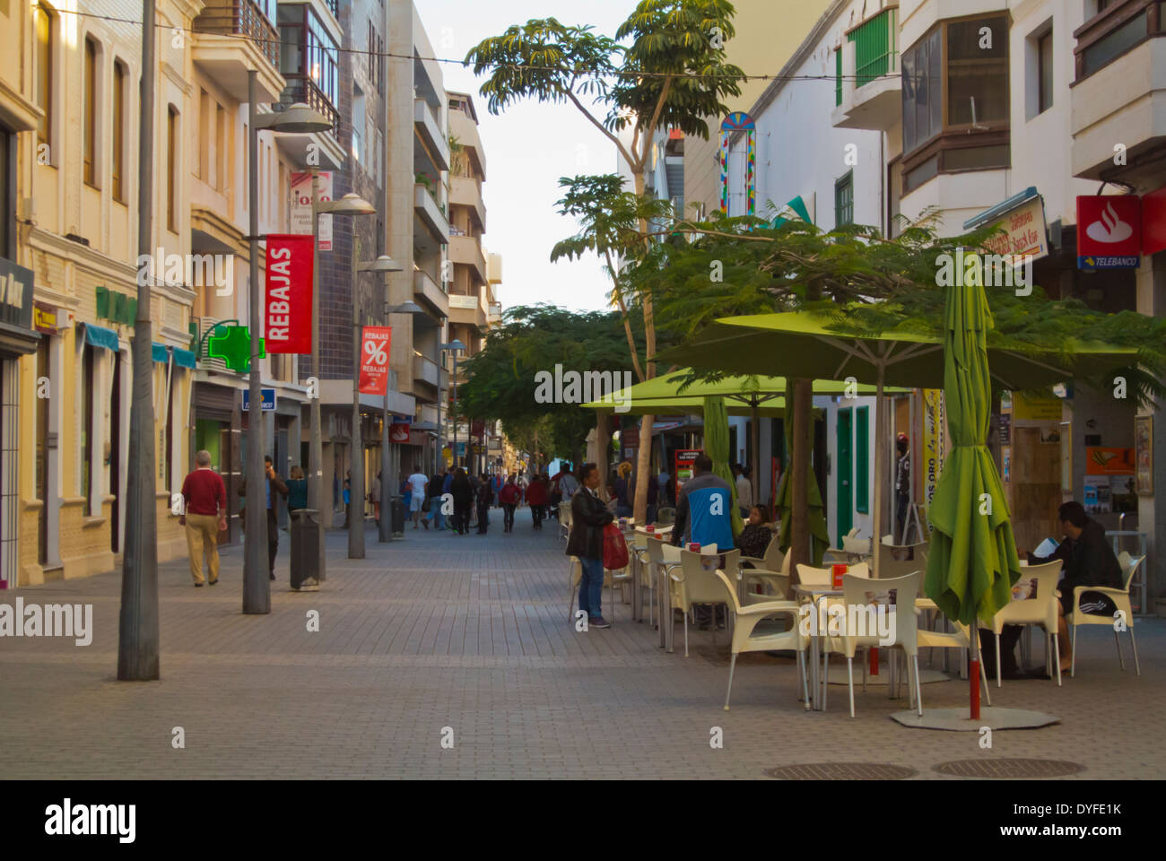 Calle Leon y Castillo, principale rue piétonne, Arrecife, Lanzarote, Canary Islands, Spain, Europe Banque D'Images