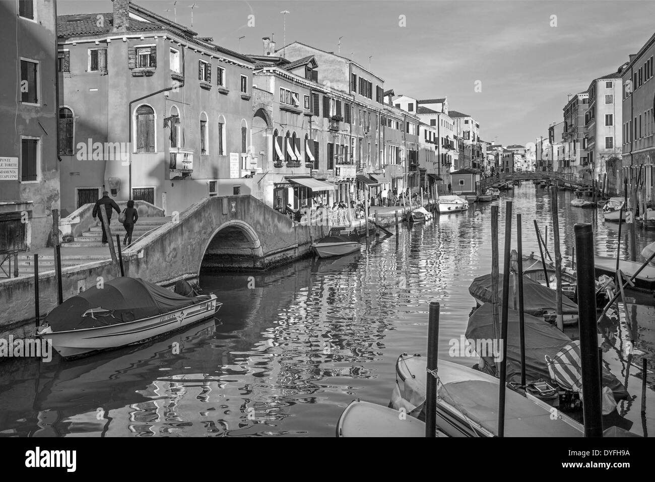Venise, Italie - 11 mars 2014 : Fondamneta delle Capuzzine street et canal Rio dei San Girolamo. Banque D'Images