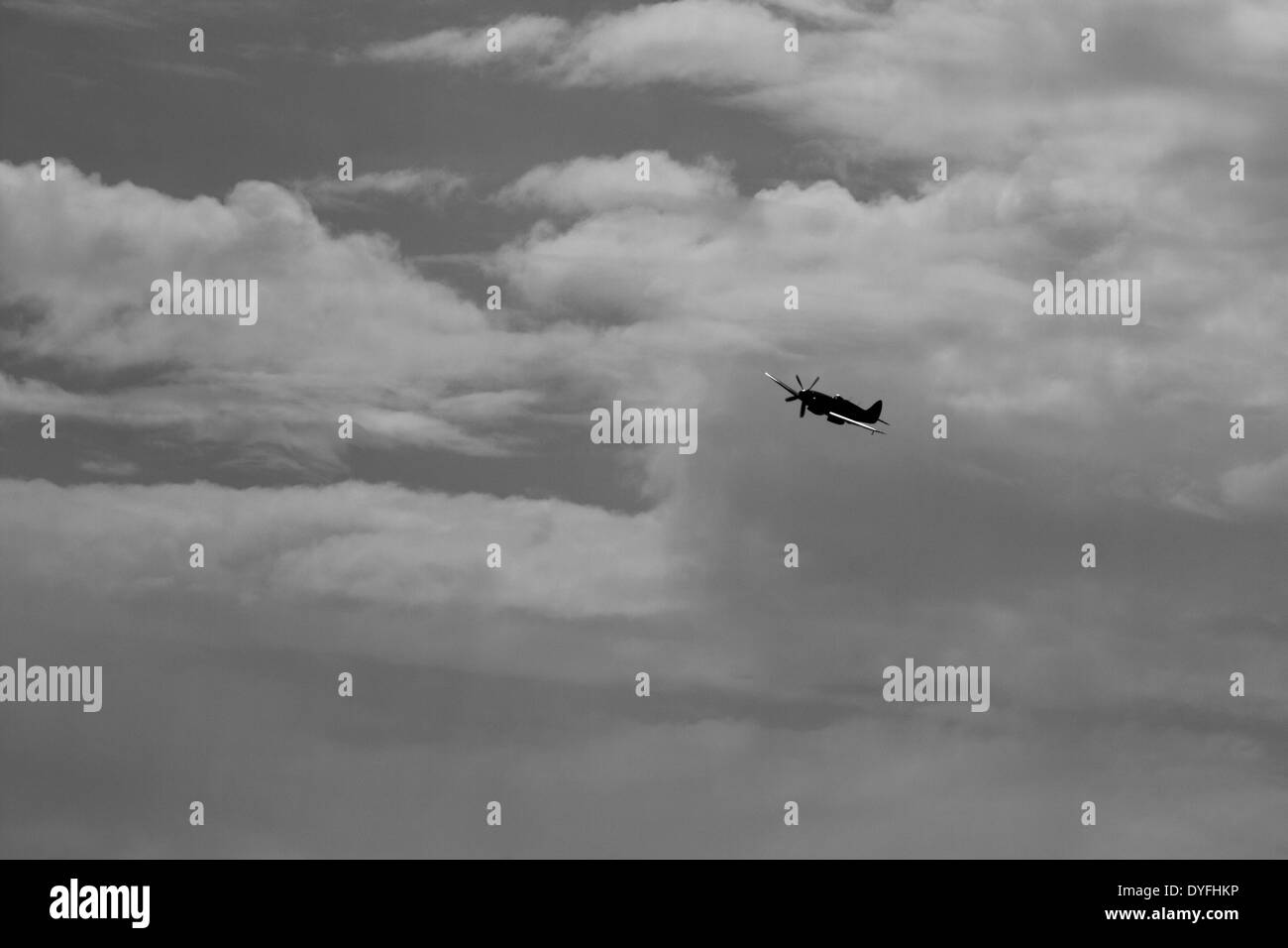 Un Spitfire volant à Clacton air show, Août 2013 Banque D'Images