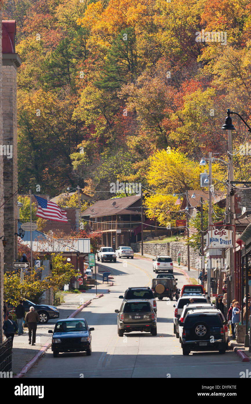 USA, Ohio, Eureka Springs, South Main Street, automne Banque D'Images