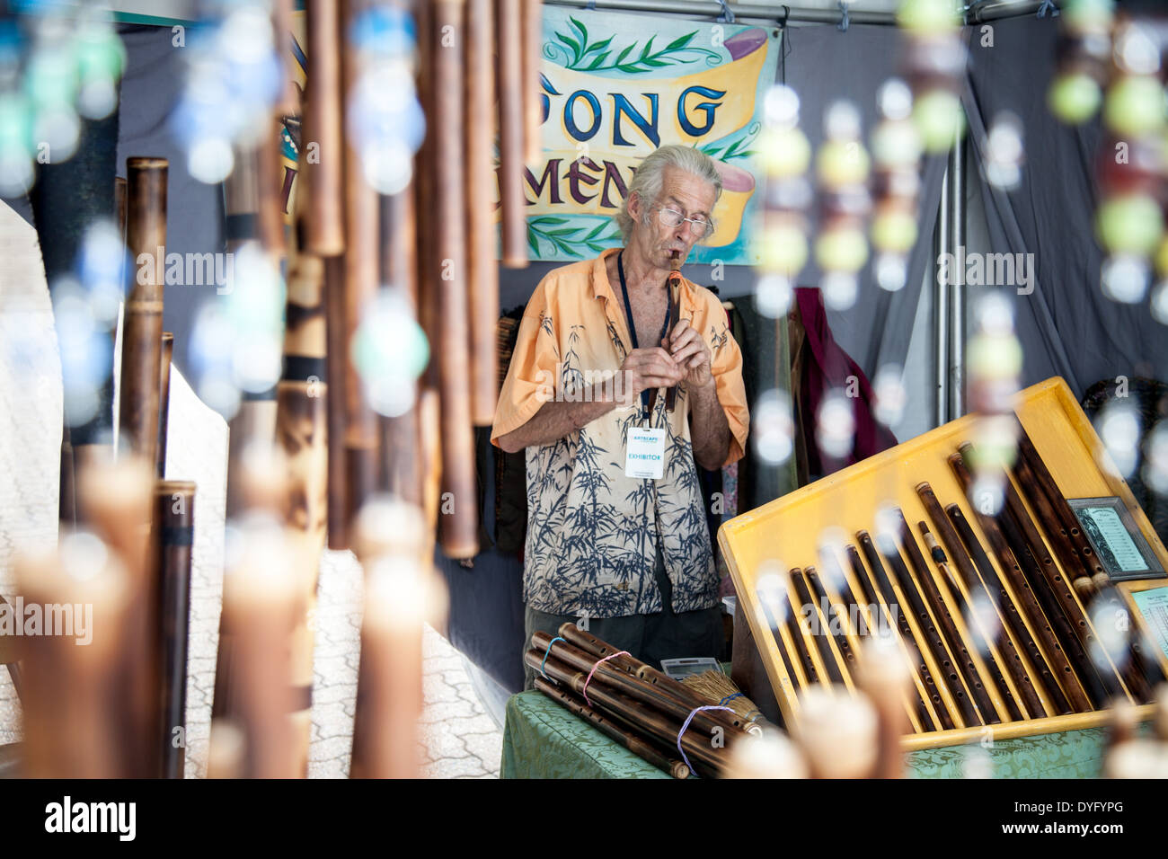 Joueur de flûte à l'Artscape 2013 vendeur Banque D'Images