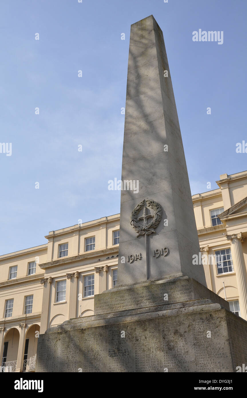 1914-1919 mémorial pour les hommes de Cheltenham qui sont morts dans la Grande Guerre. La Grande Guerre a été rebaptisée WW1/Première Guerre mondiale après la DEUXIÈME GUERRE. Banque D'Images