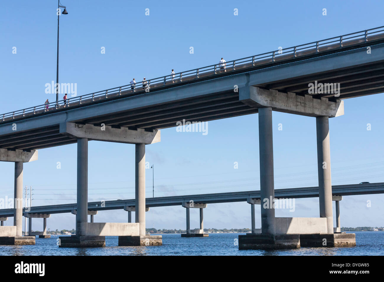 Pont Gilchrist et Barron Collier Pont sur la baie de Punta Gorda, Charlotte, Floride Banque D'Images