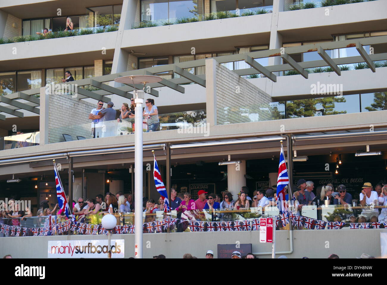 Manly Beach, Sydney, Australie. 18 avr, 2014. Prince William et Kate, le duc et la duchesse de Cambridge visiter Manly Beach à Sydney, où les grandes foules attendent leur arrivée. L'Australie. Crédit : martin berry/Alamy Live News Banque D'Images