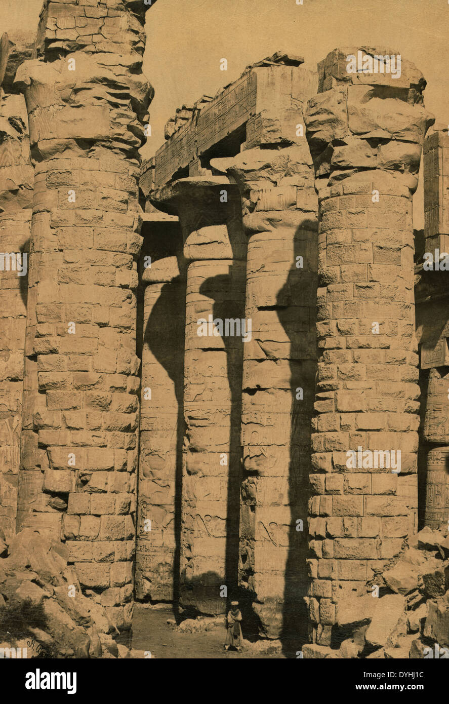 Les colonnes d'un temple, Thèbes, Égypte, vers 1885 Banque D'Images