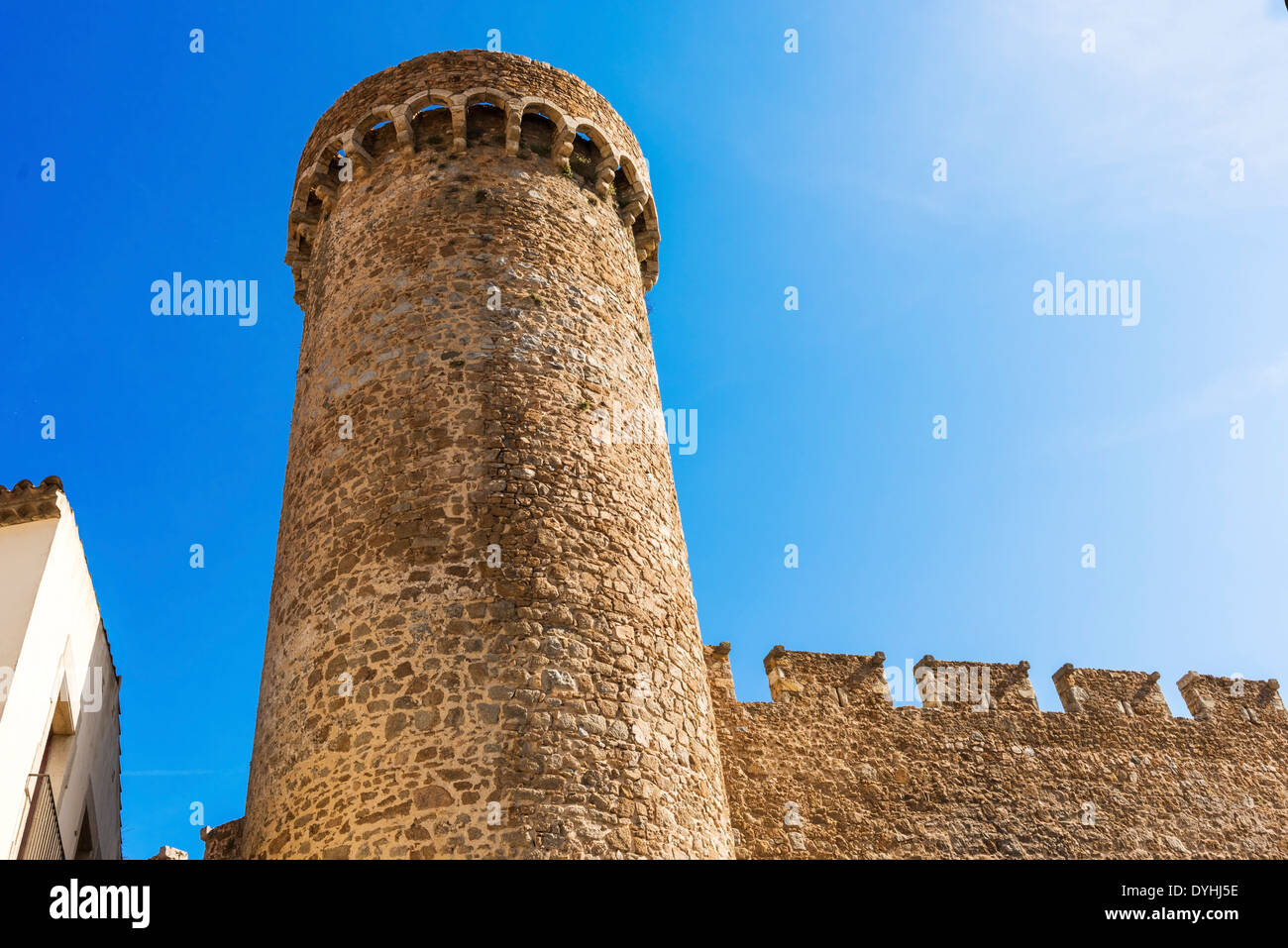 Tour à Tossa de Mar village ancien château, Costa Brava, Espagne Banque D'Images