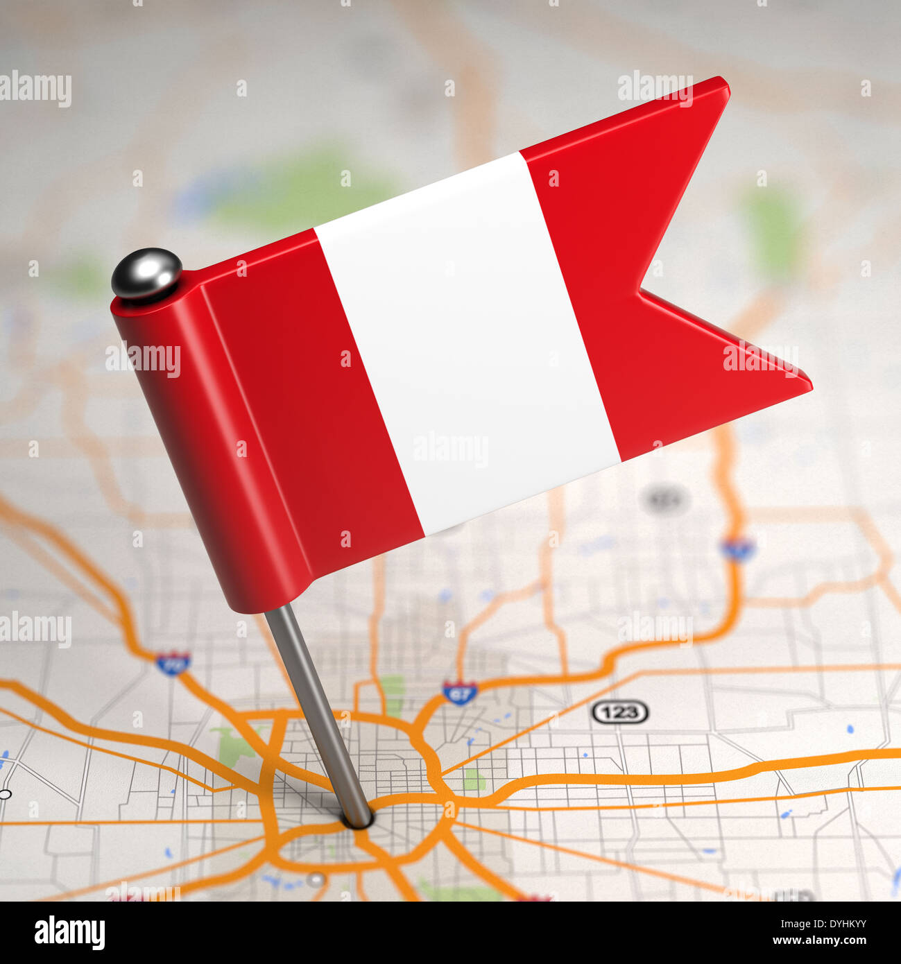 Pérou petit drapeau sur un fond de carte. Banque D'Images