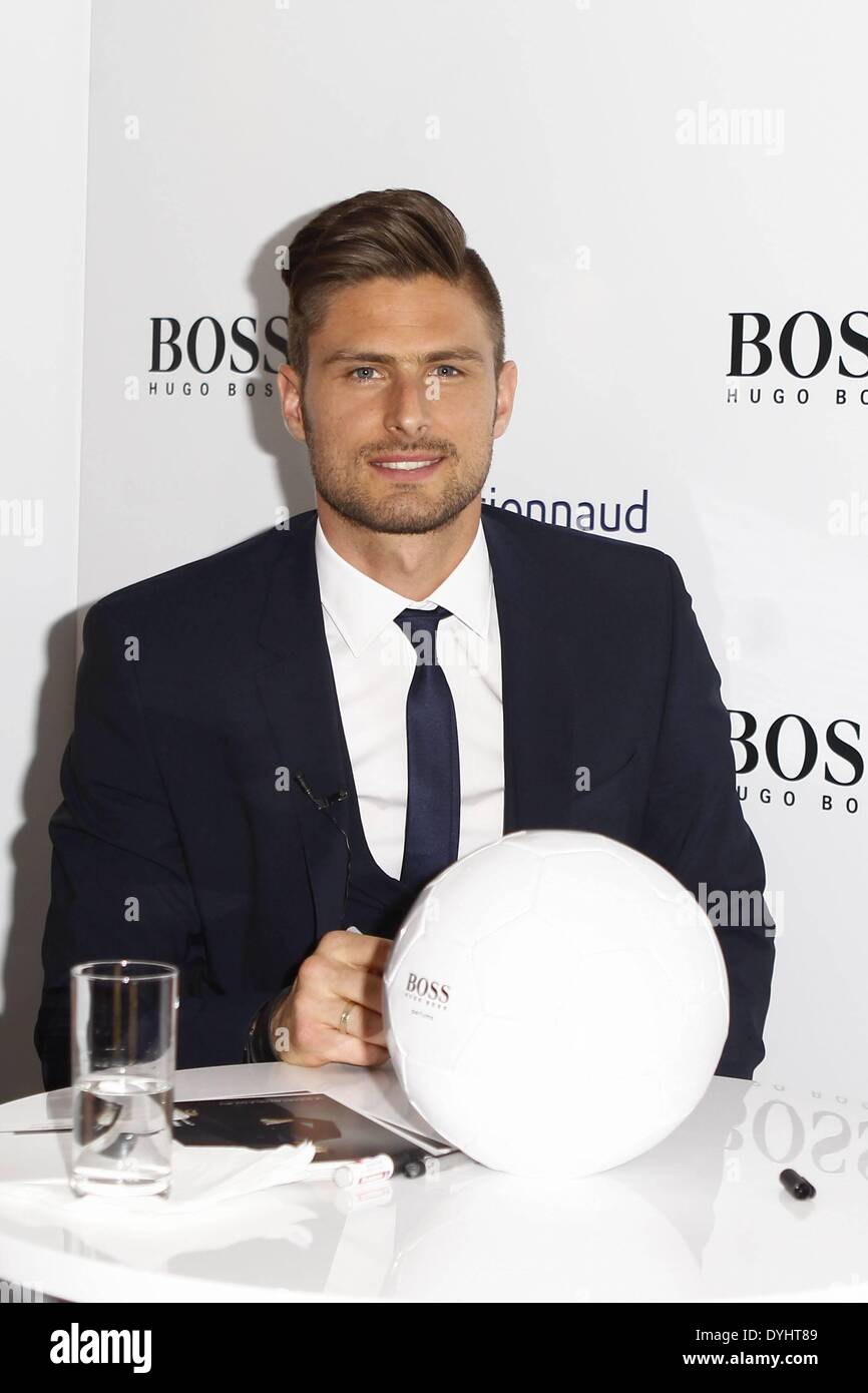 Paris, France. Apr 17, 2014. Olivier Giroud (France et joueur de Arsenal) a  annoncé que le nouveau porte-parole de Hugo Boss parfum pour hommes, tenue  à l'Marrionnaud Paris. © Plus Sport Action/Alamy