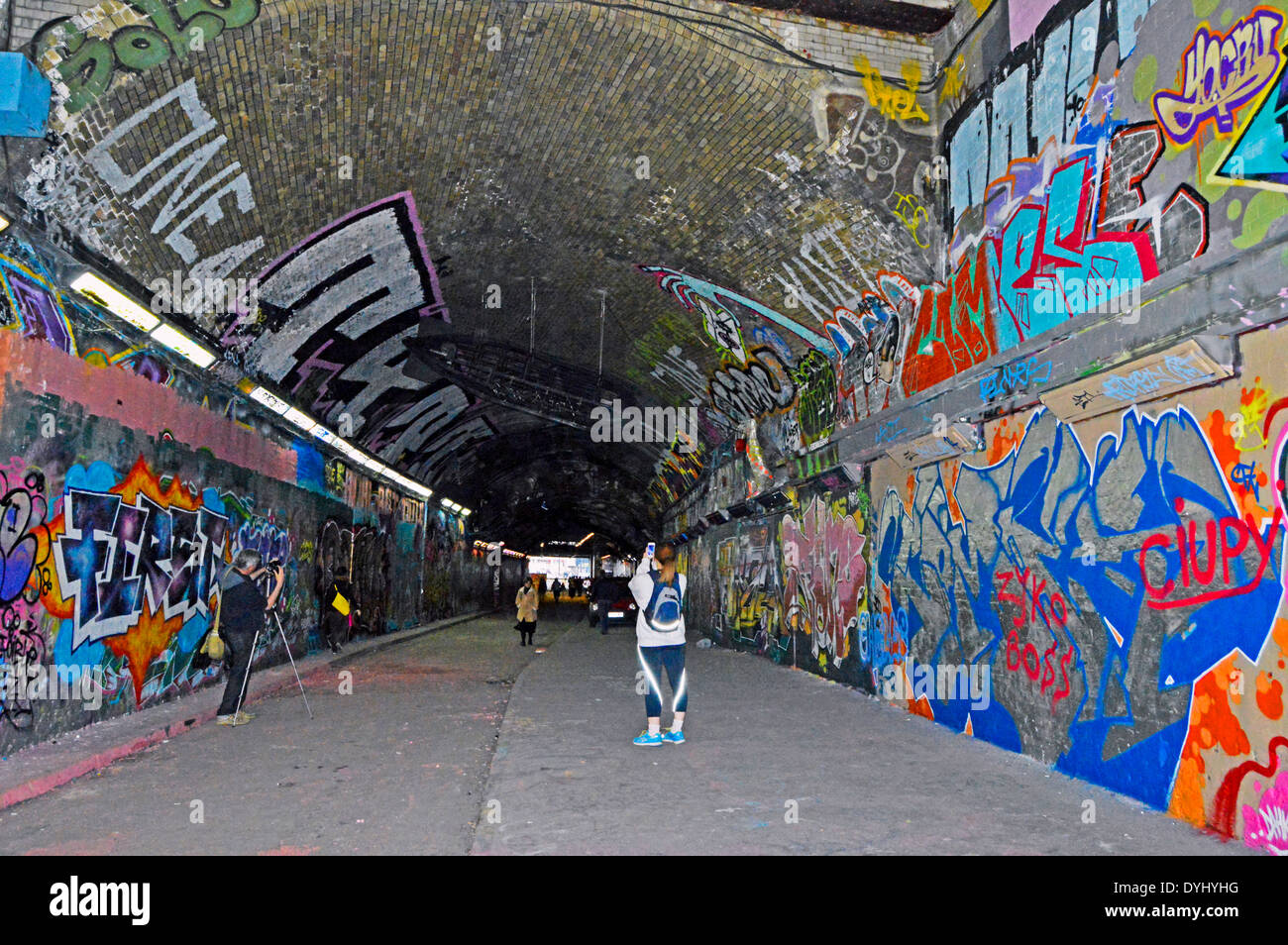 Leake Street, également connu sous le nom de "Tunnel Banksy Graffiti" ou "Tunnel", Waterloo, London, England, UK Banque D'Images