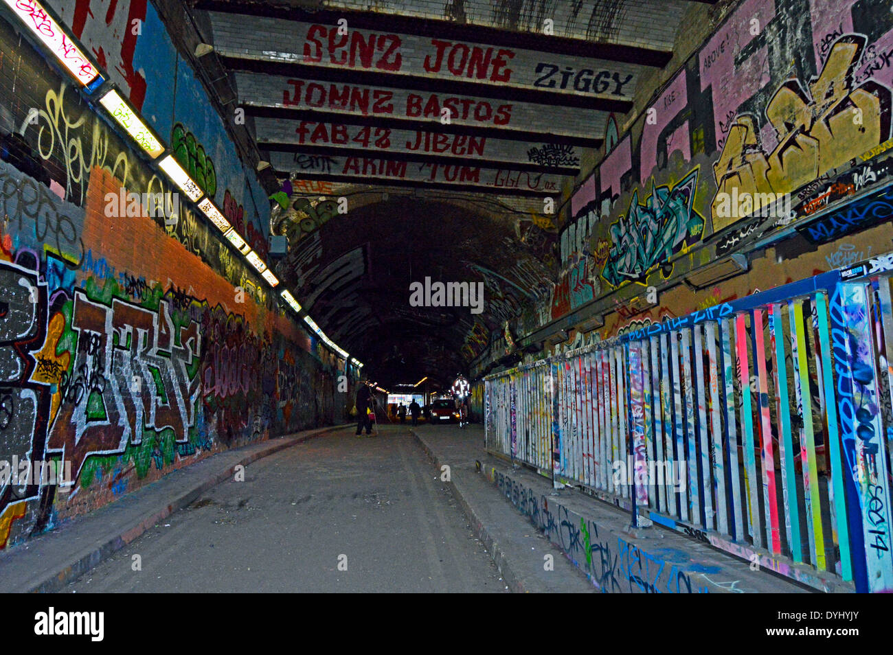 Leake Street, également connu sous le nom de "Tunnel Banksy Graffiti" ou "Tunnel", Waterloo, London, England, UK Banque D'Images