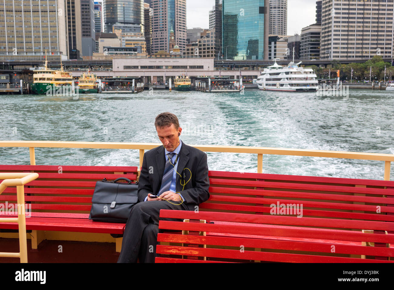 Sydney Australie, Sydney Harbour Bridge, port, rivière Parramatta, Circular Quay, F2, ferry, Mosman Bay, homme homme homme homme, retour après le travail, passager de passage Banque D'Images