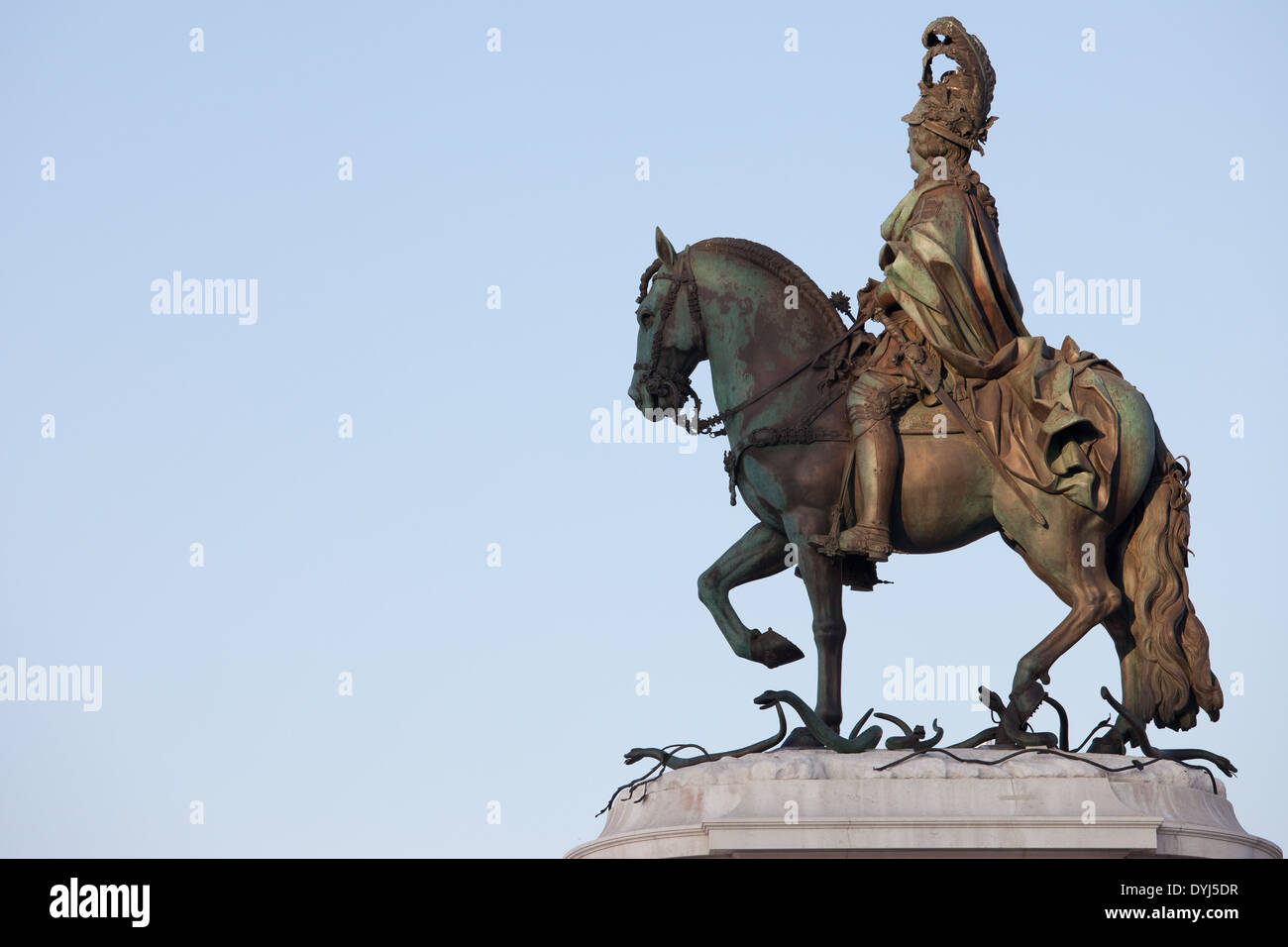 Equestrian statue en bronze du Roi Jose je de 1775 au lever du soleil à Lisbonne, Portugal. Banque D'Images