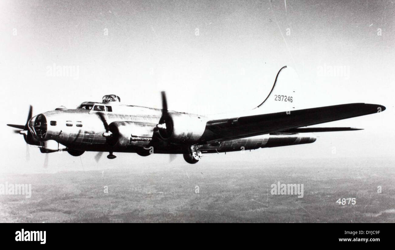 Boeing b17g flying fortress Banque de photographies et d’images à haute ...