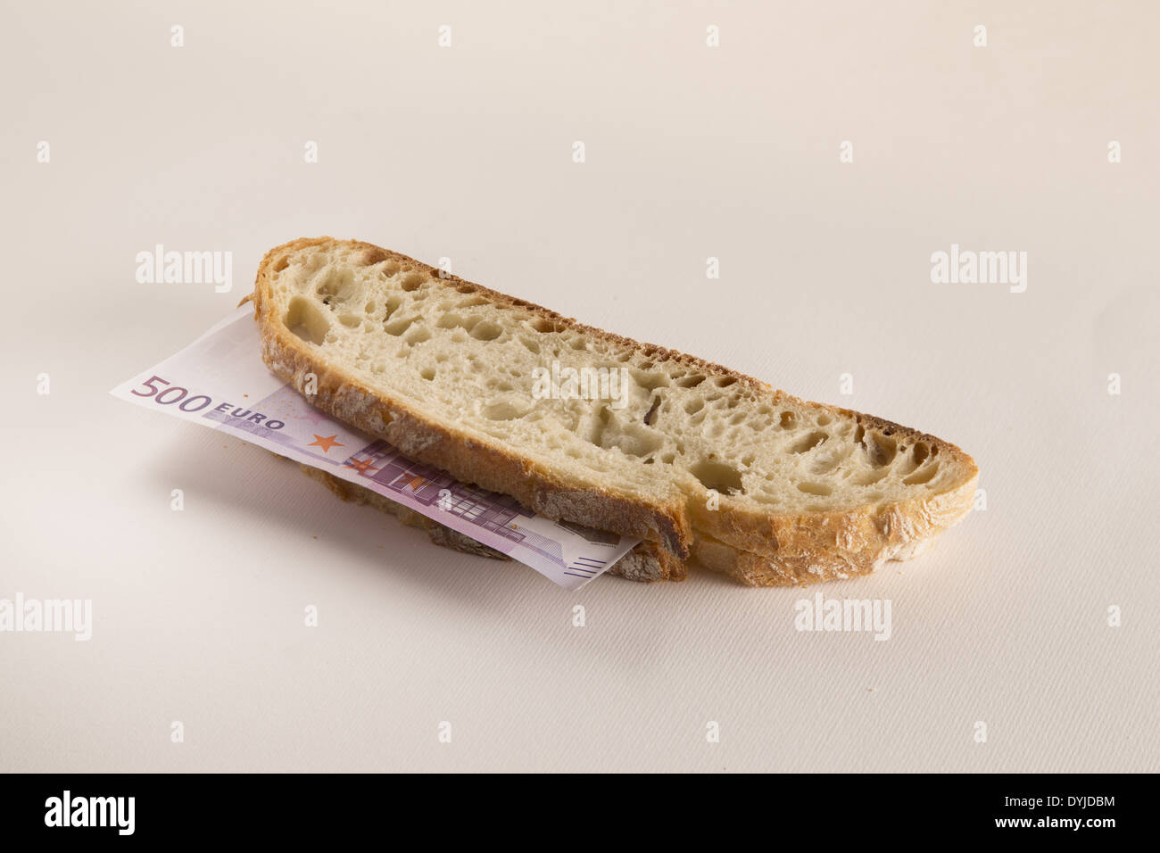 Sandwich avec 500 euros euros Banque D'Images