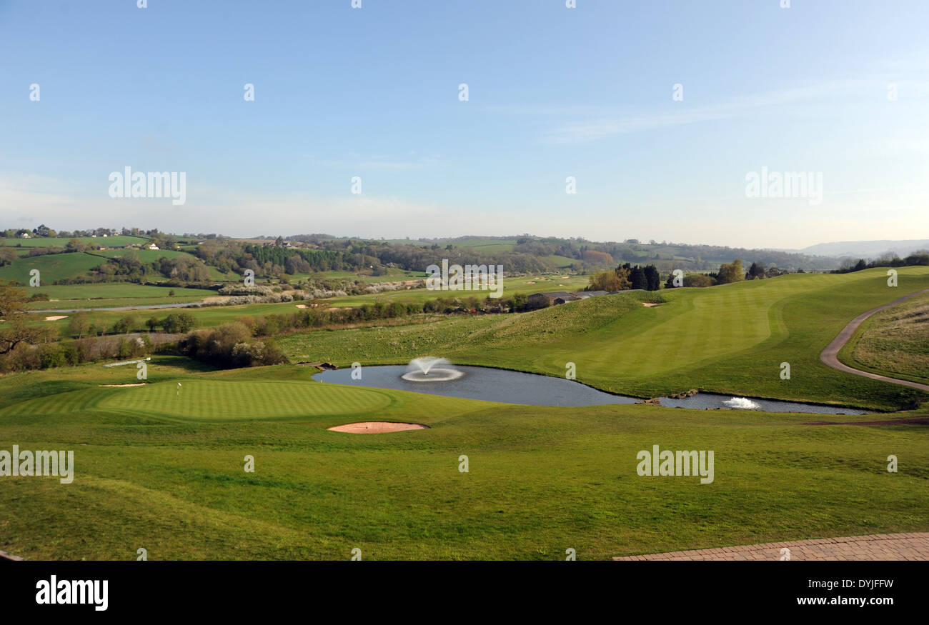 Le Celtic Manor Golf et Hôtel dans le complexe hôtelier, près de Newport au Pays de Galles, UK - Vue sur le 18ème green du parcours Twenty Ten Banque D'Images