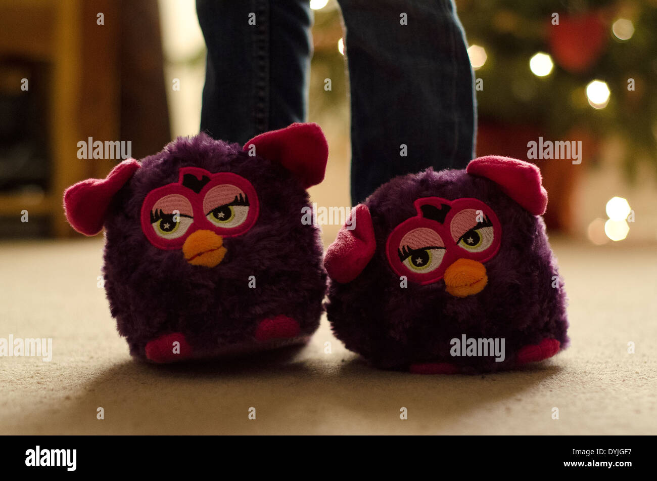 Stompeez Furby violette chaussons. Banque D'Images