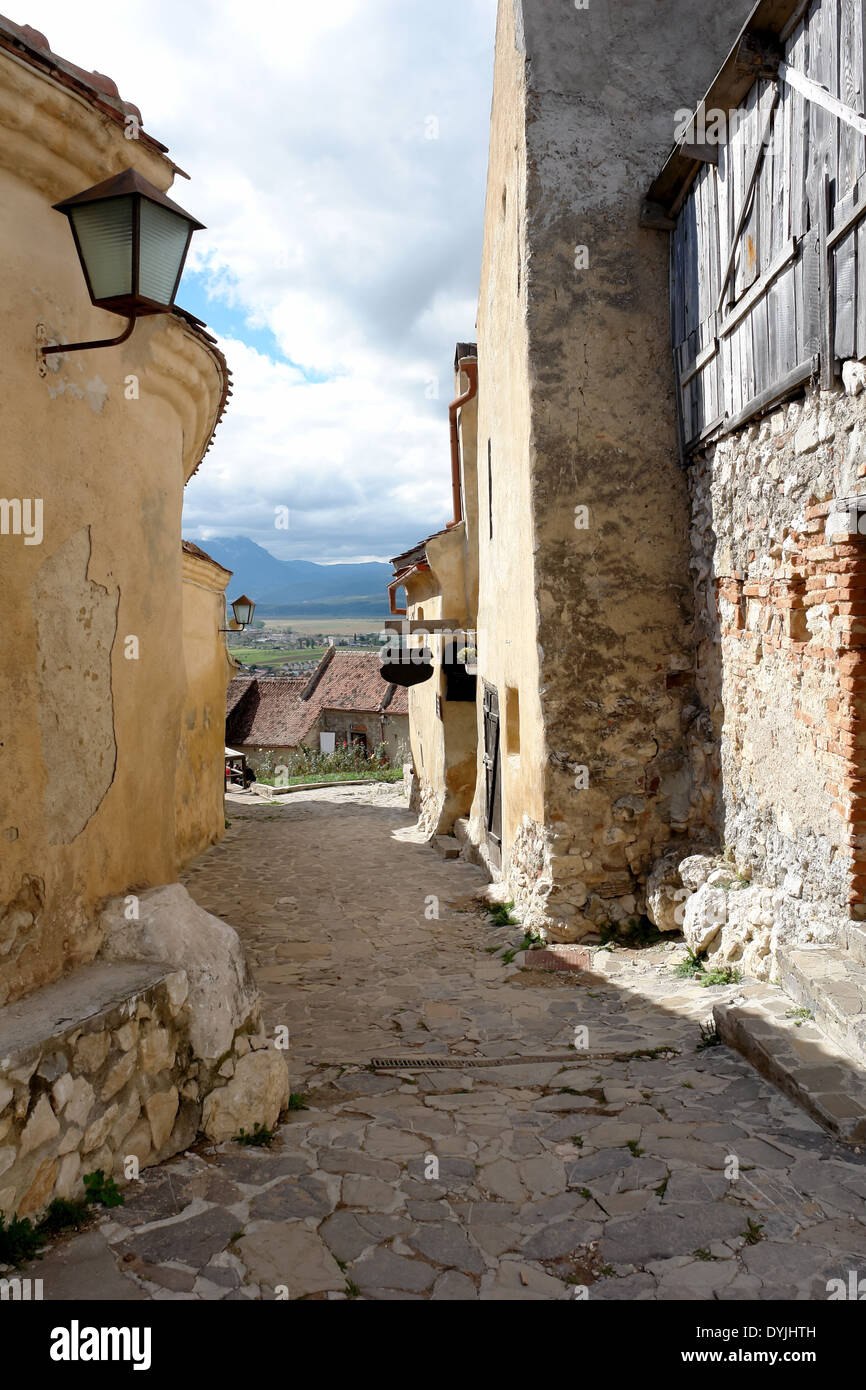 La rue dans l'ancienne forteresse Rasnov. Transilvania. La Roumanie. Banque D'Images