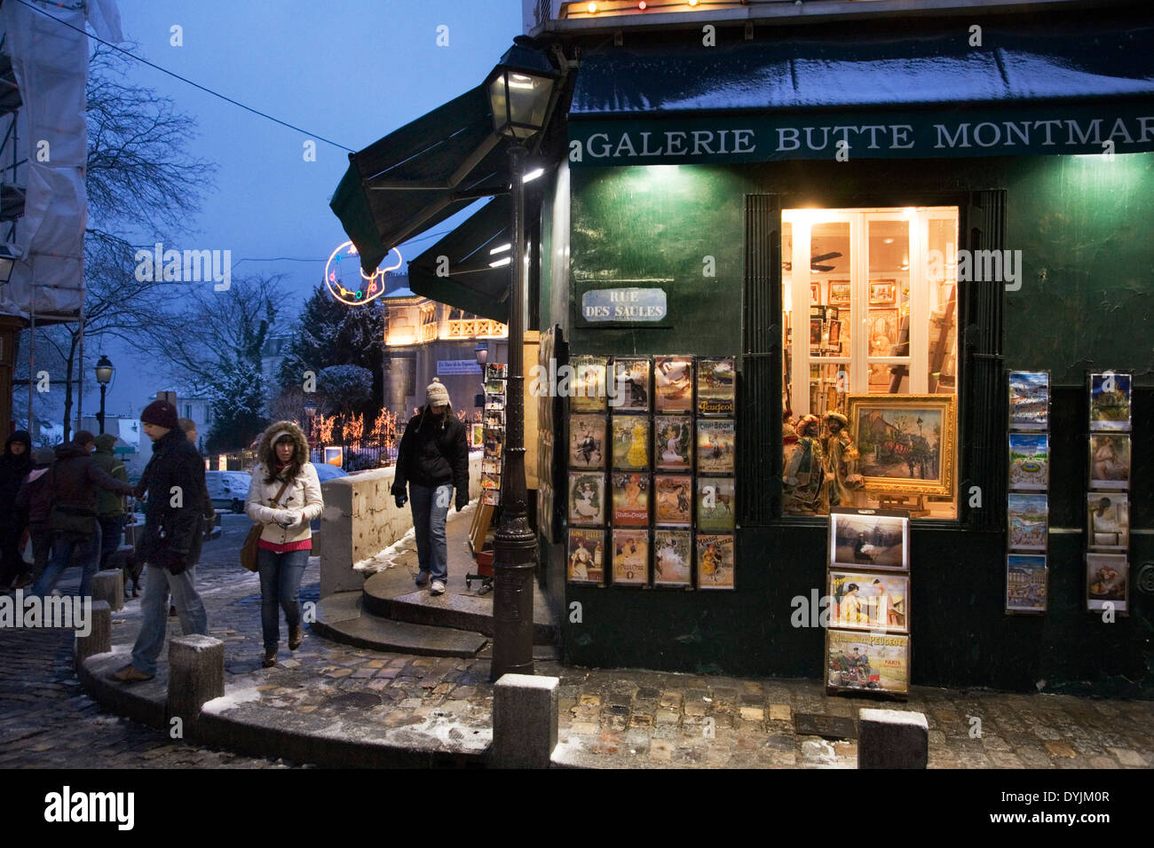 Montmartre, Paris dans la neige lourde. De rares conditions hivernales. Montmartre, Paris, France Banque D'Images