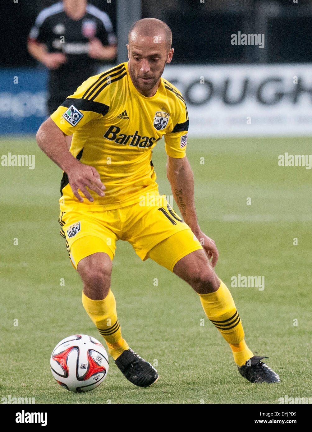 Columbus, Ohio. 19 avril, 2014- Columbus Crew Avant Federico Higuain dribble le ballon lors du match contre le DC United samedi. Banque D'Images