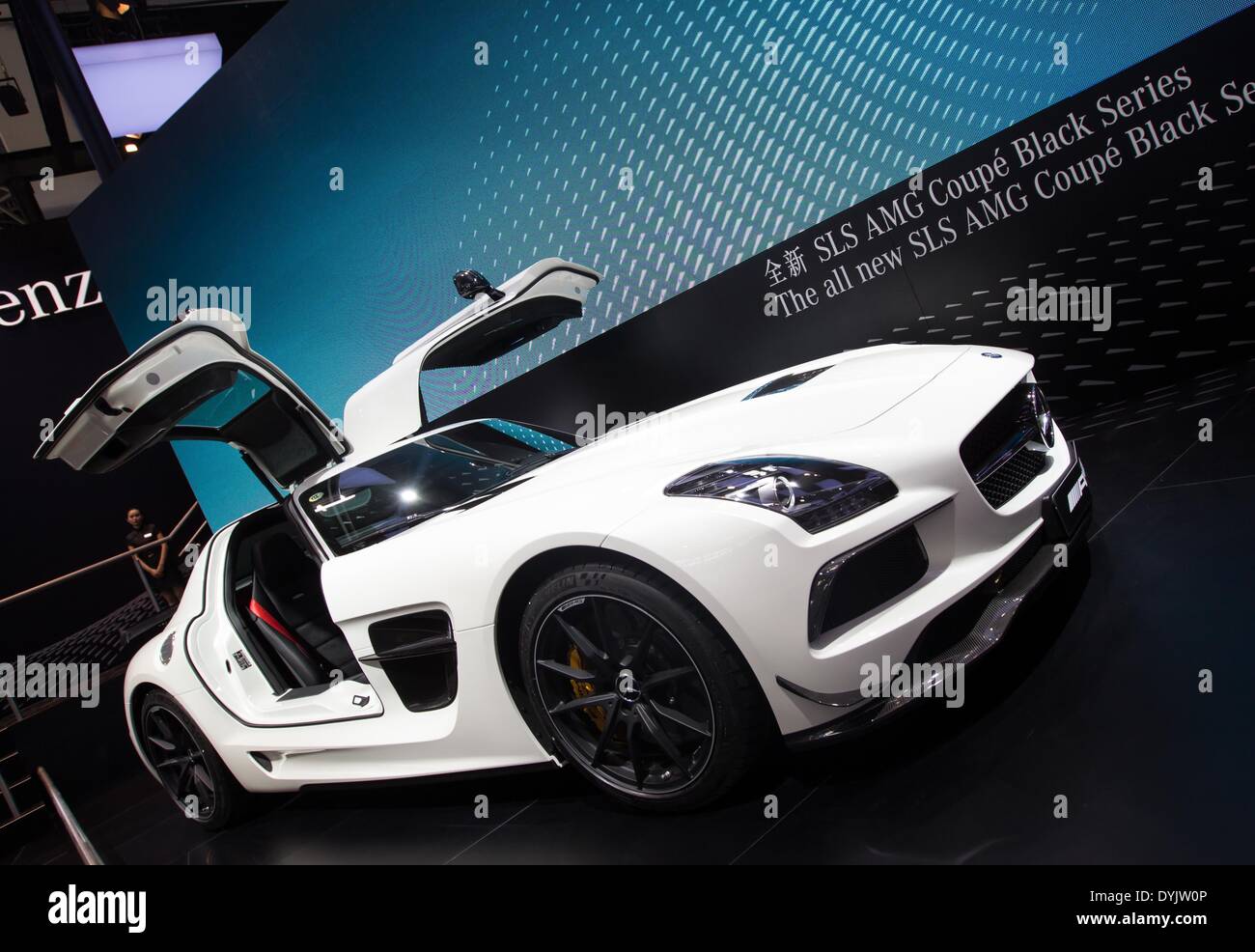 Beijing, Chine. Apr 20, 2014. Une SLS AMG Black Series Coupé voiture de Mercedes-Benz est affiché pendant l'Exposition Internationale Automobile de Beijing 2014 à Beijing, capitale de Chine, le 20 avril 2014. Plus de 2 000 exposants de 14 pays et régions ont pris part à l'événement. Credit : Zhu Wei/Xinhua/Alamy Live News Banque D'Images