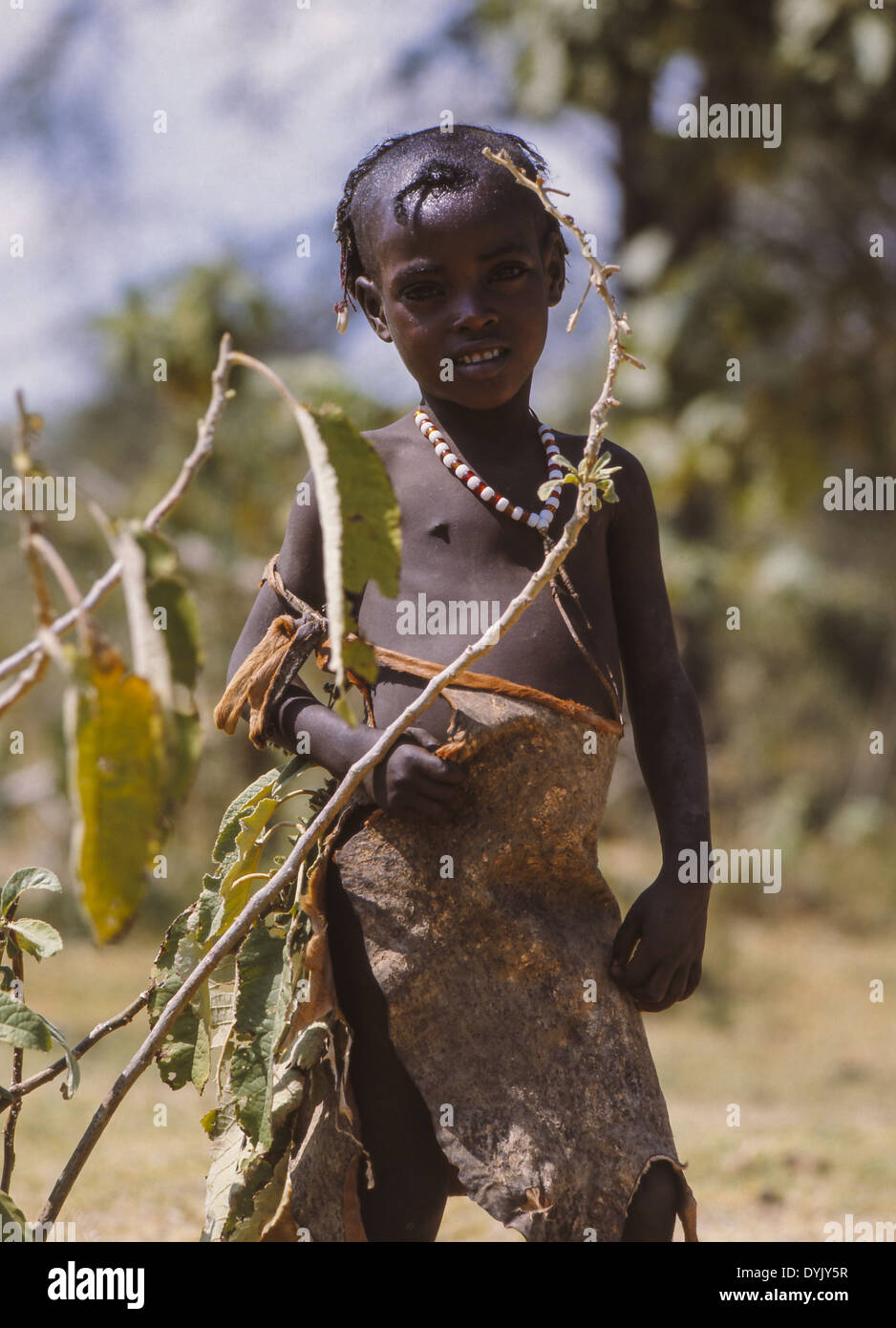 L'Afrique, Guinée, Eingeborener Junge Banque D'Images