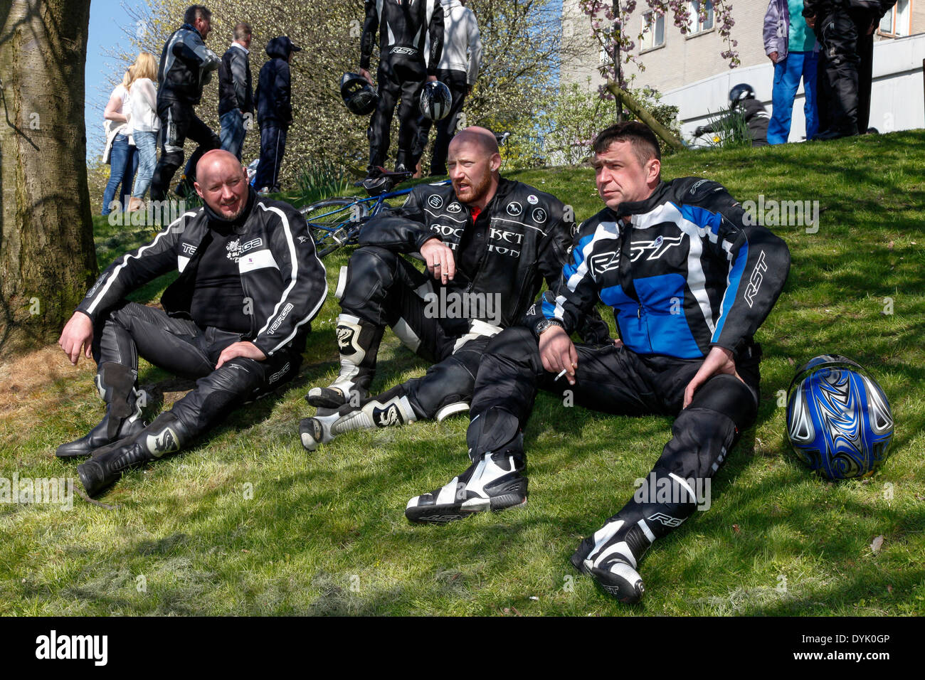 Glasgow, Royaume-Uni. Apr 20, 2014. Depuis 35 ans une course de bienfaisance a été organisé autour de centre-ville de Glasgow, en commençant et finissant à Yorkhill Hospital for Sick Children. De nombreux motocyclistes, vêtus de costumes de fantaisie, et voyageant à elle de toute l'Ecosse, appuyer l'événement et sensibiliser des milliers de livres chaque année pour l'hôpital. Cette année, peut-être à cause de la météo de Pâques ensoleillée, on estime qu'environ 2000 motos ont participé. Credit : Findlay/Alamy Live News Banque D'Images