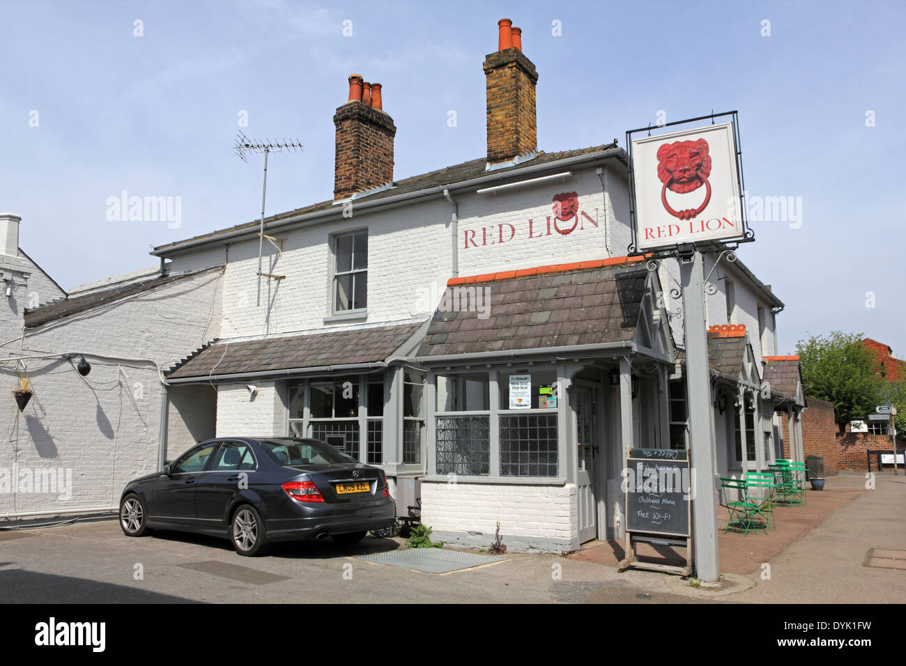 Red Lion Pub Thames Ditton, Surrey, Angleterre, Royaume-Uni. Banque D'Images